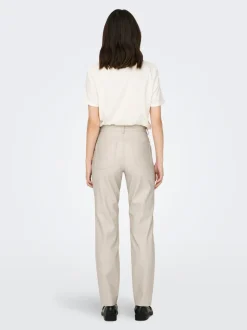 ONLEMILY Corte regular Pantalones de cuero sintético