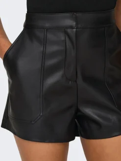 ONLTRICIA Cintura media Corte baggy Shorts de cuero sintético