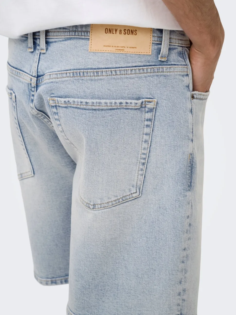 ONSEDGE Talle medio Corte straight Shorts