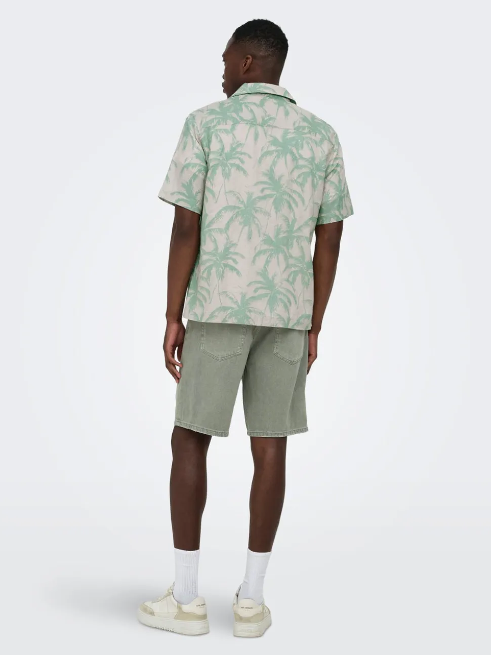 ONSEDGE Talle medio Corte straight Shorts