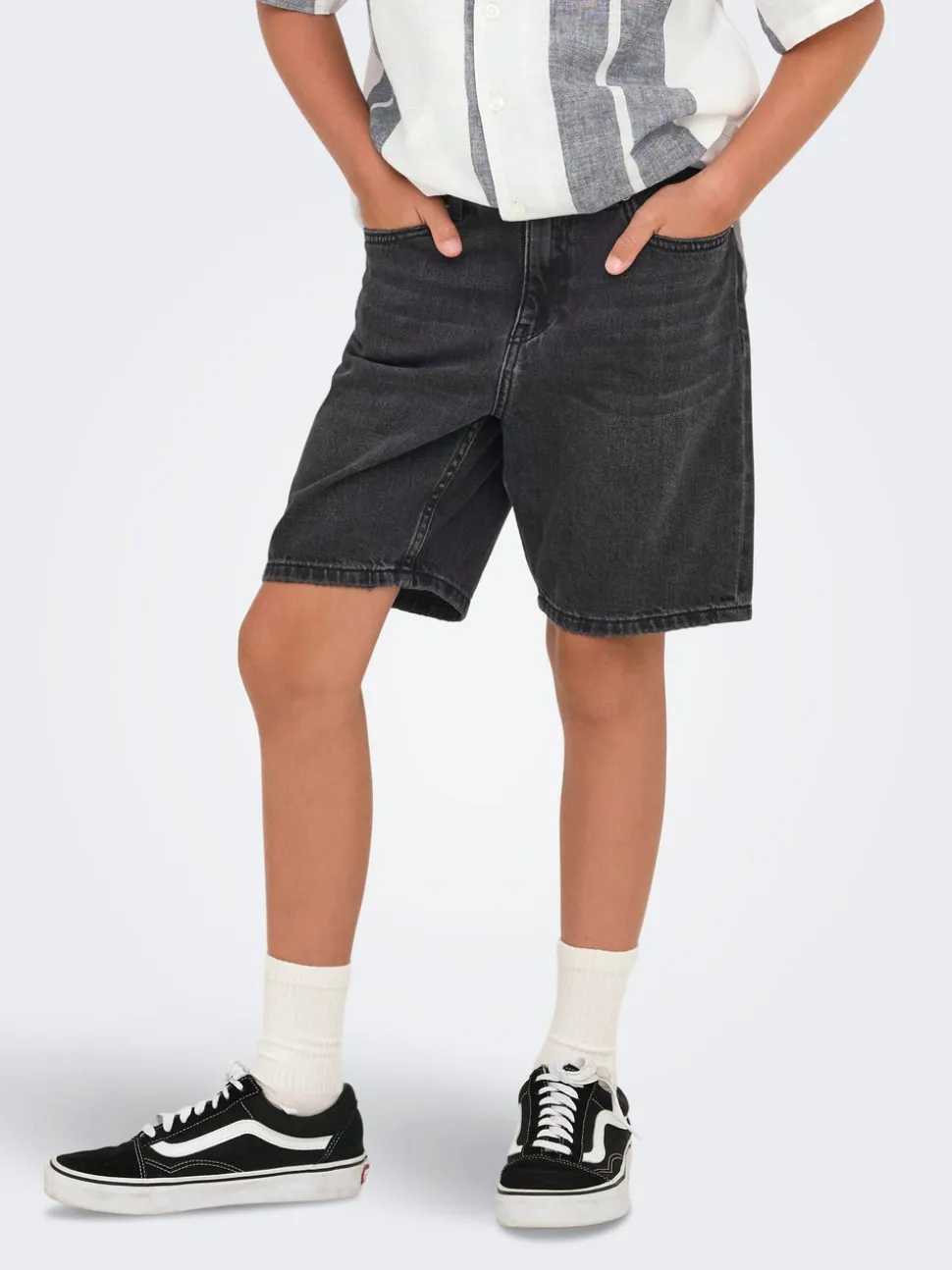 OSJEDGE Talle medio Corte straight Shorts